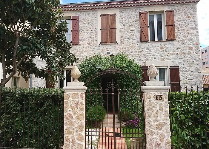 Studio A La Mer Dans Un Mas Provencal
